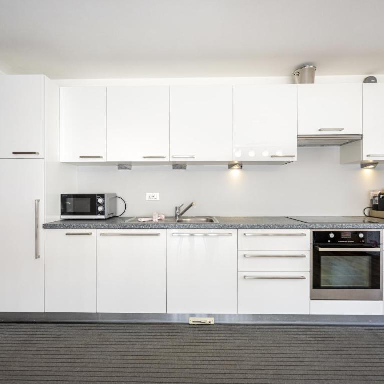 Apartments Villa Jim - Appartamento con 3 Camere da Letto e Giardino - 9