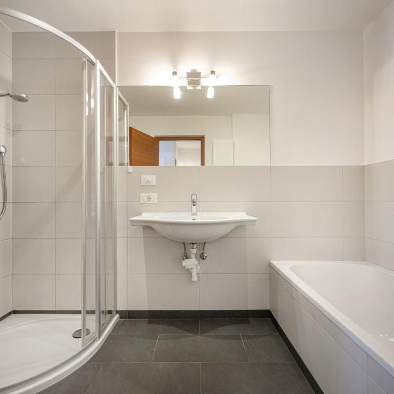 Apartments Villa Jim - Appartamento con 3 Camere da Letto e Giardino - 7