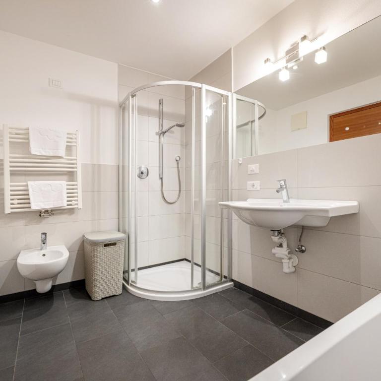 Apartments Villa Jim - Appartamento con 3 Camere da Letto e Giardino - 14