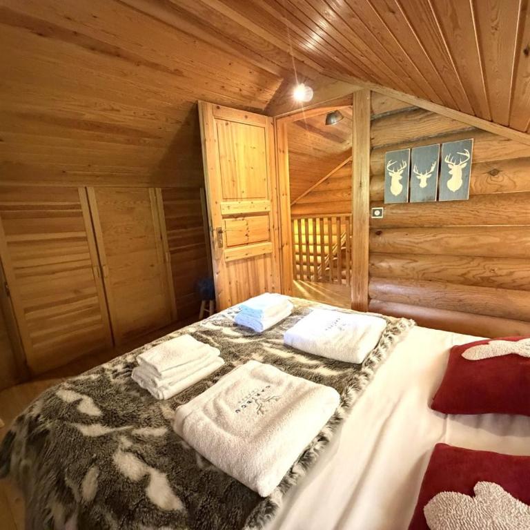 LE GRAND CERF Chalet en rondins avec SPA Jacuzzi - Chalet - 8