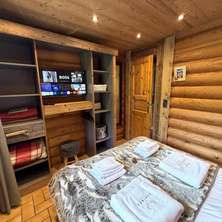 LE GRAND CERF Chalet en rondins avec SPA Jacuzzi - Chalet - 12