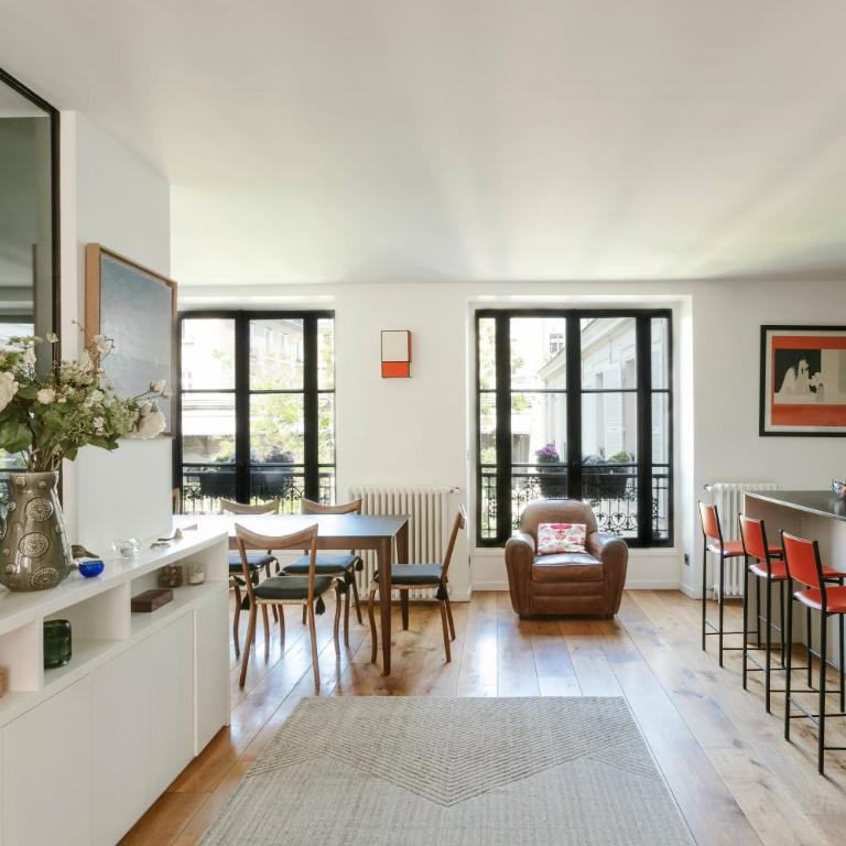The Parisian Library - Apartment - 10