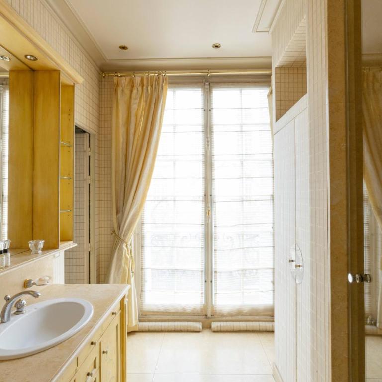 Royal by the Trocadéro - Appartement - 17