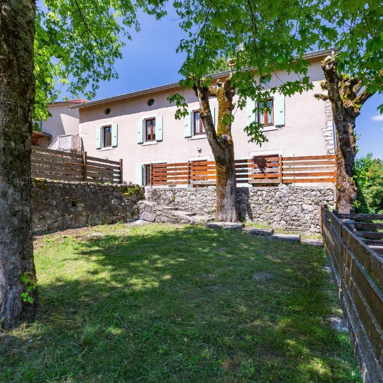 Gîte La Renardière - Appartement avec Vue sur la Montagne - 33