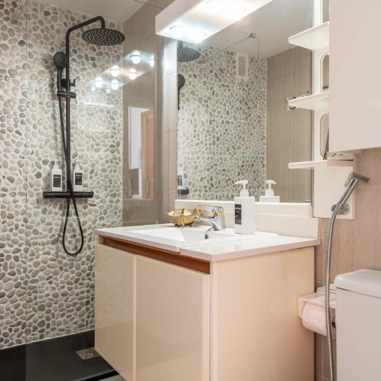 Alhamar Sea View Studio - Studio Apartment with One Double Bed - 2