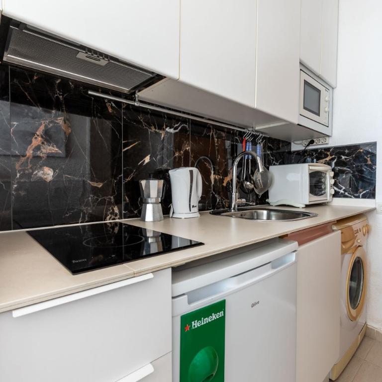 Alhamar Sea View Studio - Studio Apartment with One Double Bed - 20