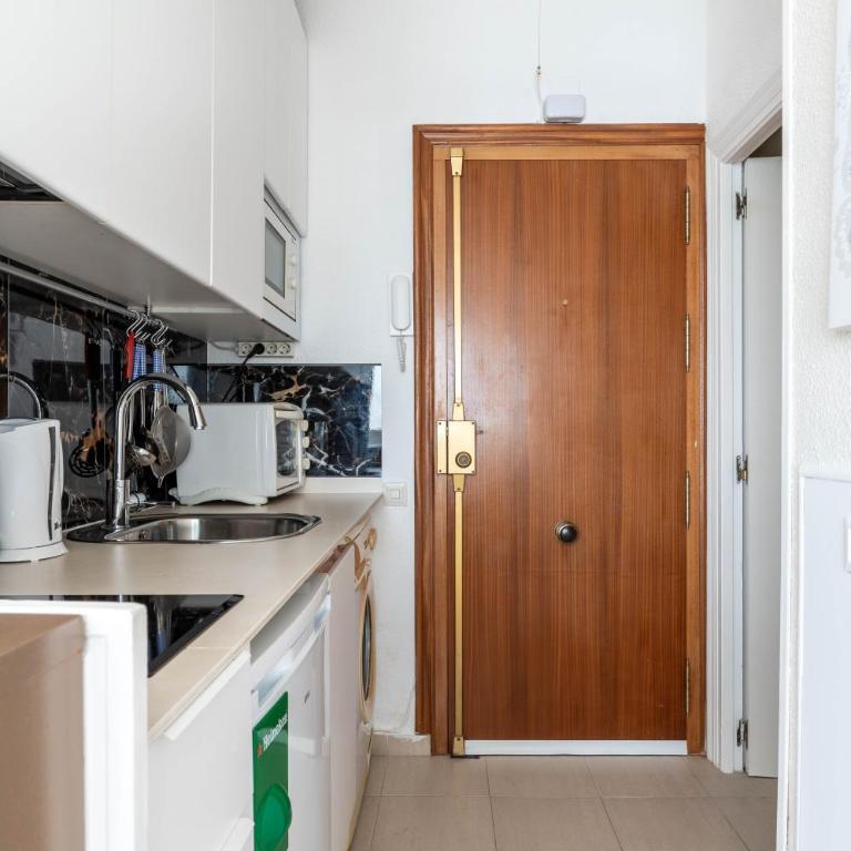Alhamar Sea View Studio - Studio Apartment with One Double Bed - 24