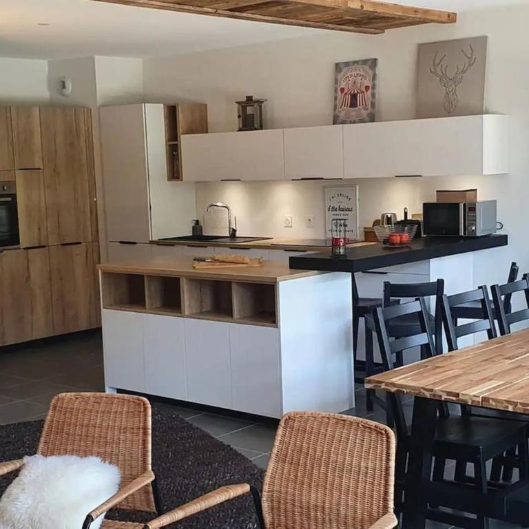 Appartement avec terrasse & emplacement idéal - Appartement - 6