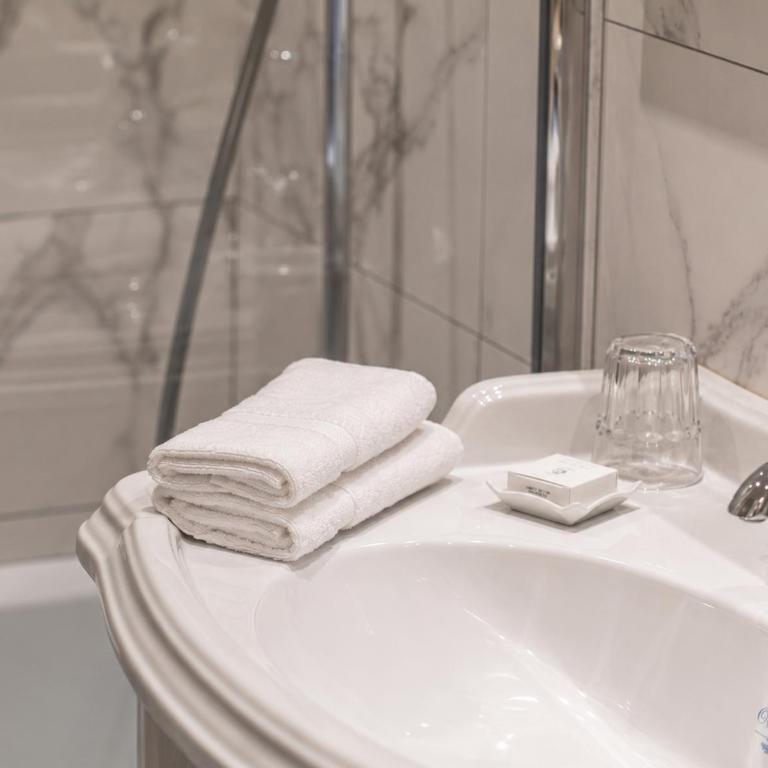 Grand Hotel Bellevue - Grand Place - Chambre Prestige - Vue sur Grand Place - 5