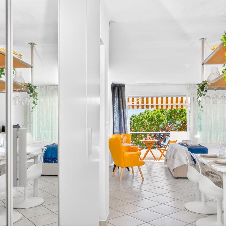 Residence La Plage - Beach and Sea View - Studio Lit Queen-Size de Luxe - 4