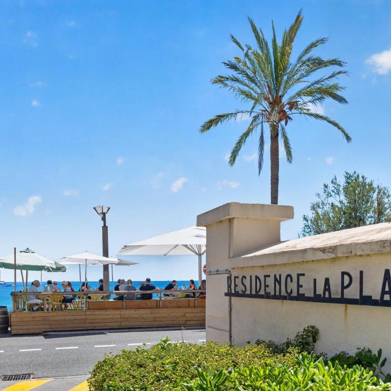 Residence La Plage - Beach and Sea View - Studio Lit Queen-Size de Luxe - 11