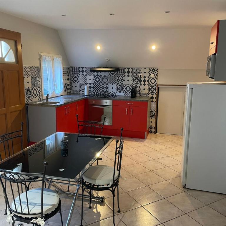 F2 moderne & équipé à 2 pas du centre & de la gare - Two-Bedroom Apartment - 1