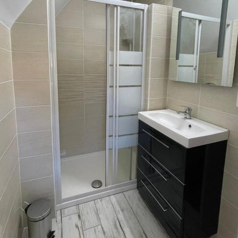 F2 moderne & équipé à 2 pas du centre & de la gare - Two-Bedroom Apartment - 3