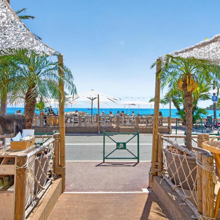 Residence La Plage - Beach and Sea View - Studio Lit Queen-Size de Luxe - 18