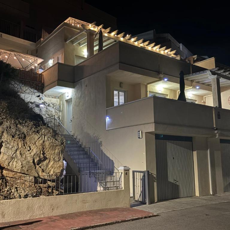 Duplex avec Jacuzzi, piscine, terrasses et vues a 180º sur la mer - Maison 1 Chambre - 12