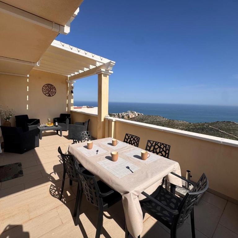 Duplex avec Jacuzzi, piscine, terrasses et vues a 180º sur la mer - Maison 1 Chambre - 13
