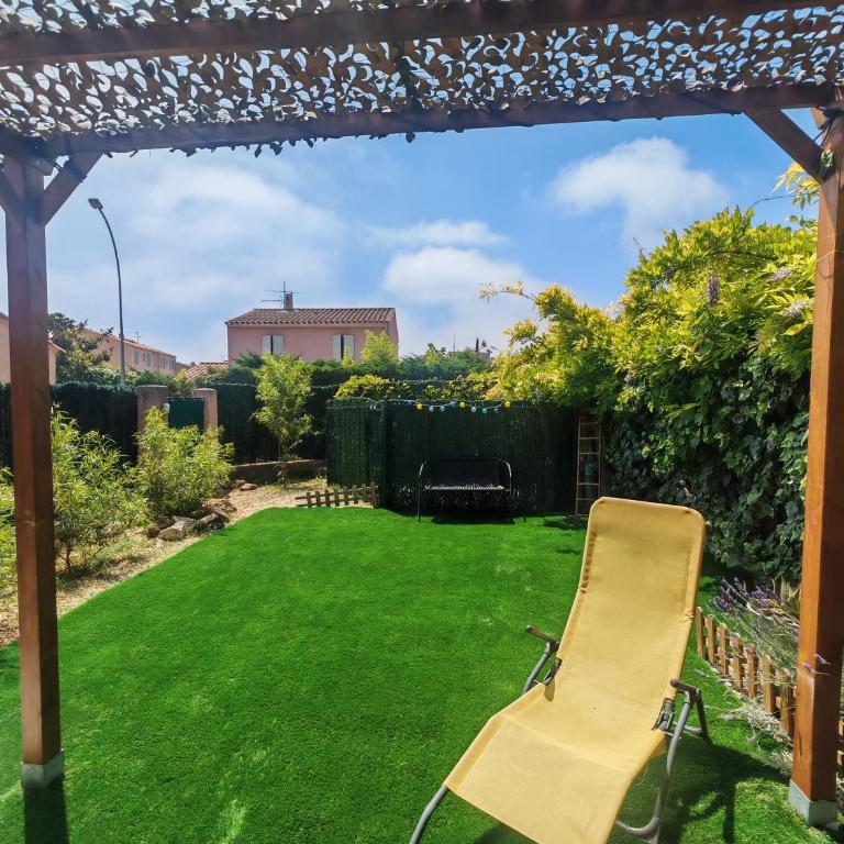 Sanary, port et plage à pied, au calme, avec jardin - Two-Bedroom Apartment with Garden View - 5