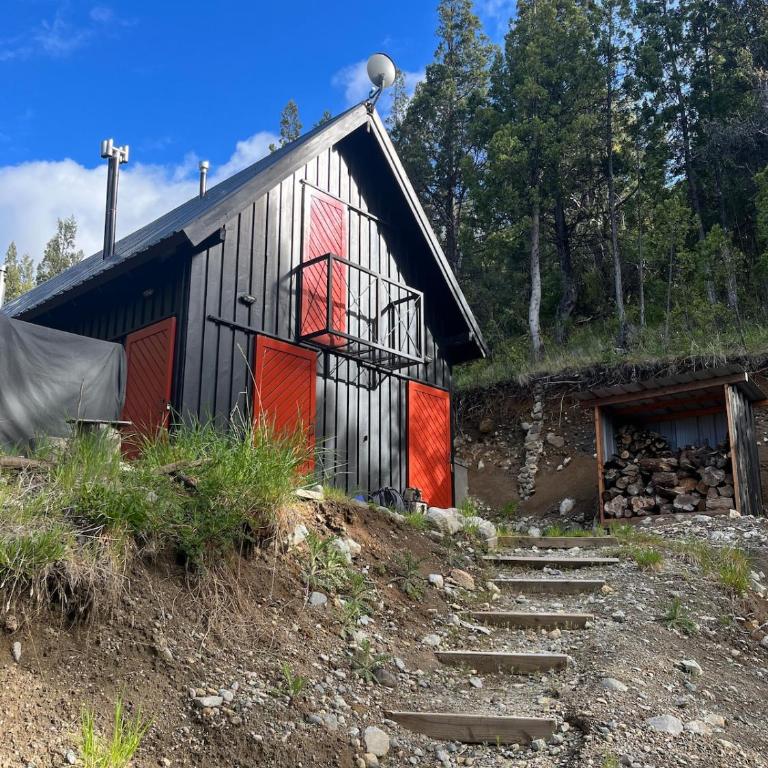 Cabaña sobre el Lago Cholila - Chalet Superior - 1