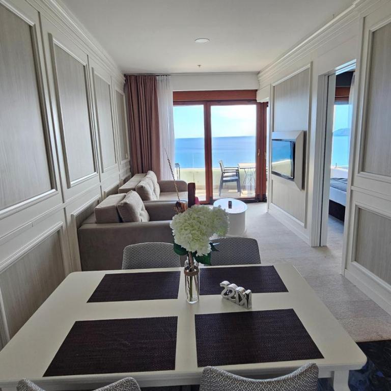 Azure Breeze Suites B - Suite mit Kingsize-Bett und Meerblick - 9