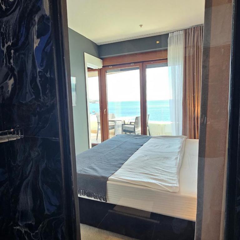 Azure Breeze Suites B - Suite mit Kingsize-Bett und Meerblick - 16