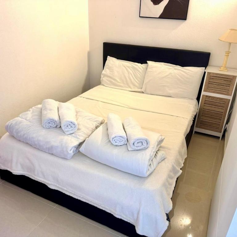 Les Bastides de la Mer, a poolside family retreat - Two-Bedroom Apartment - 6