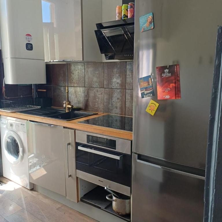 2p rénové dans bel immeuble Niçois de Caractère - Appartement 1 Chambre avec Balcon - 18