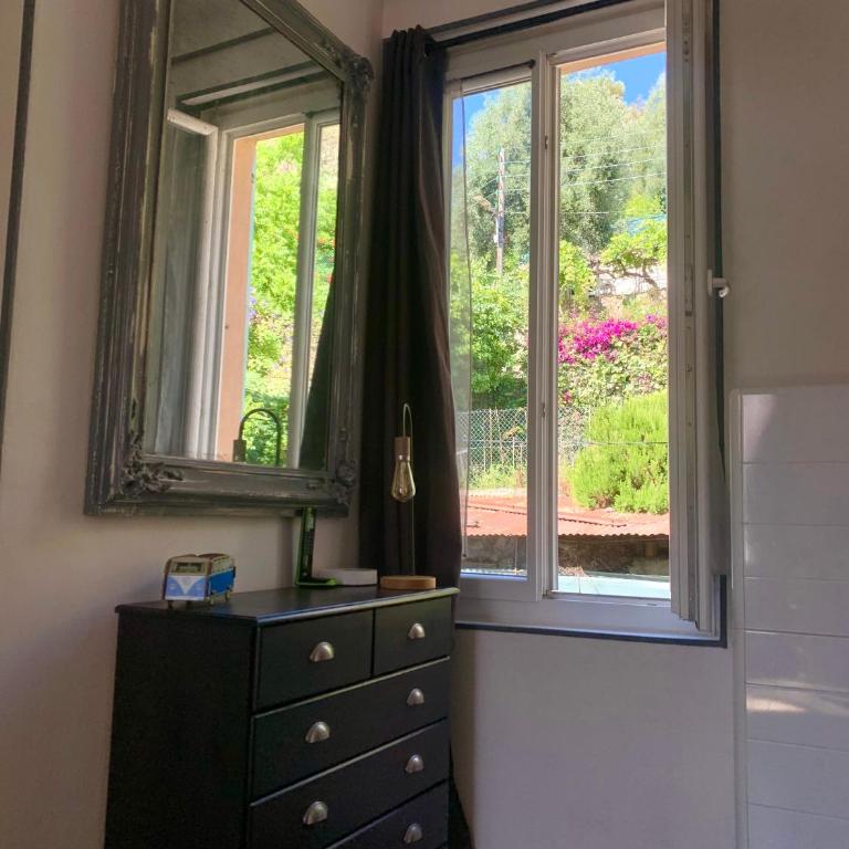 2p rénové dans bel immeuble Niçois de Caractère - Appartement 1 Chambre avec Balcon - 22