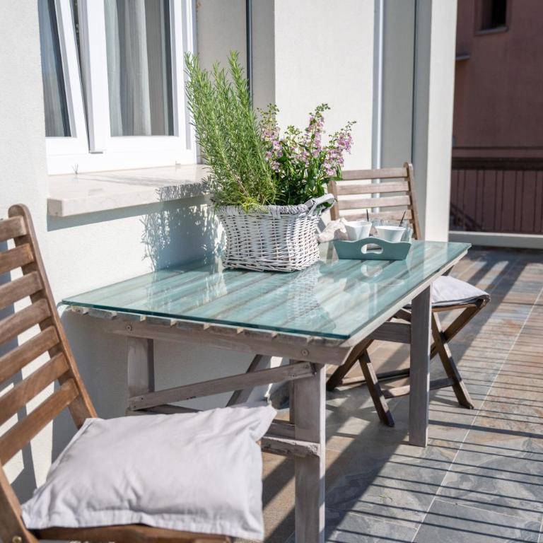In Riva - Appartamento con 2 Camere da Letto e Terrazza - 10