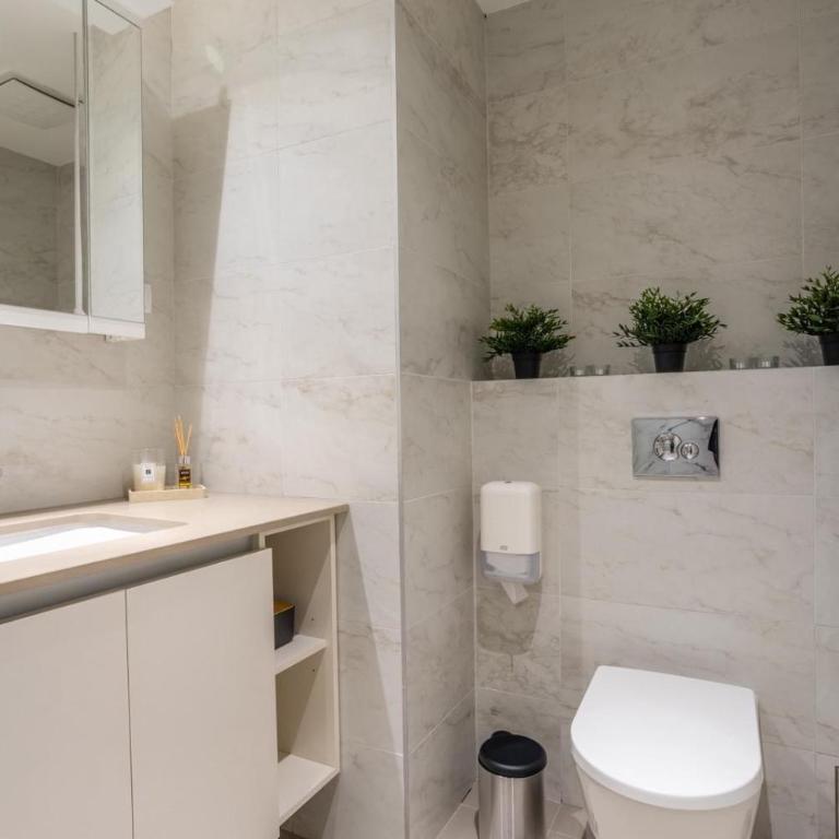 BW Dream Belgrade Waterfront Studio - Deluxe Studio mit Kingsize-Bett - 1