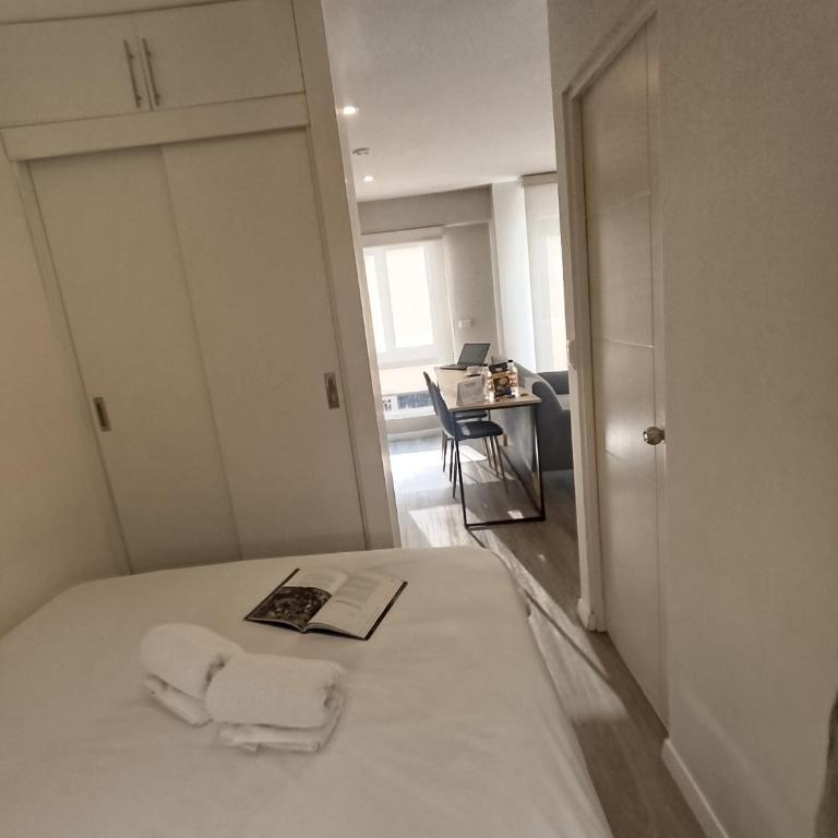 Quark Apartments - Apartment with Balcony - 49