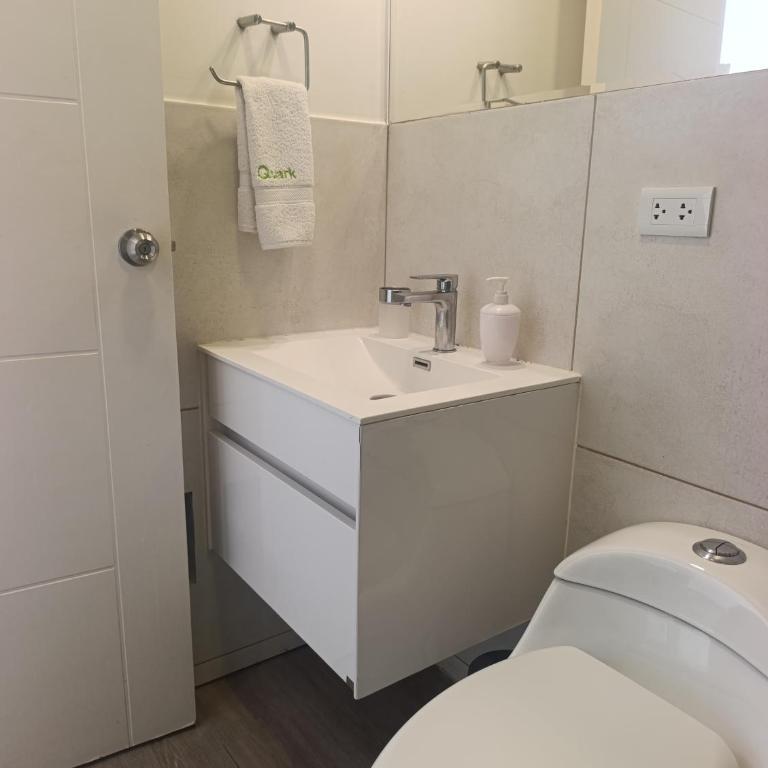 Quark Apartments - Apartment with Balcony - 47