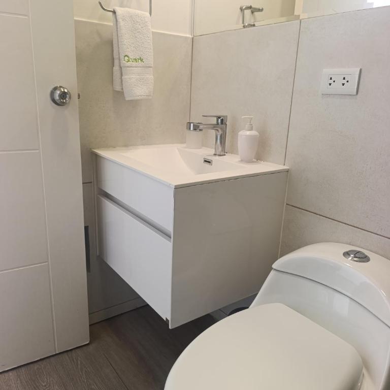 Quark Apartments - Apartment with Balcony - 50