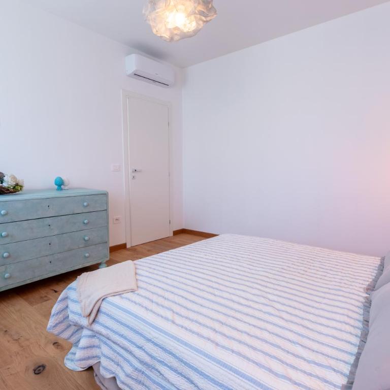 In Riva - Appartamento con 2 Camere da Letto - 4