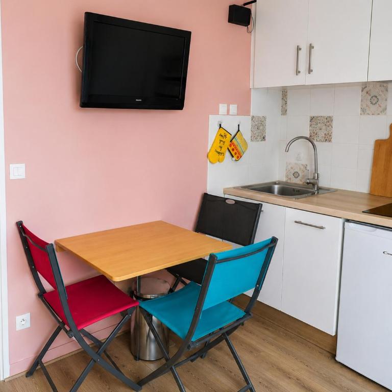 Flamants Roses Studio Cabine climatisé avec Parking et Piscine - Familienstudio - 6