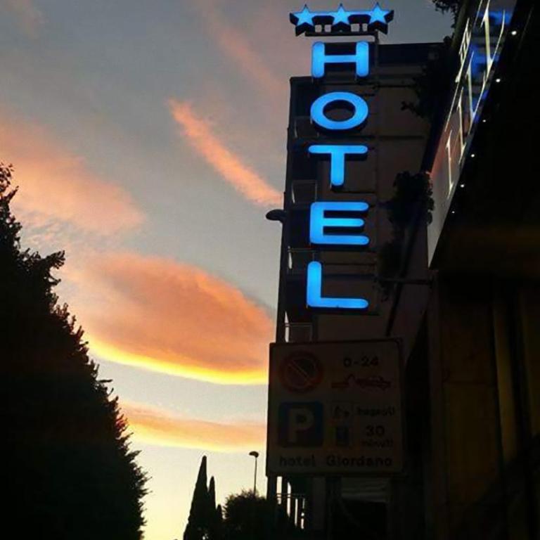 HLL Hotel Lungolago Lecco-Como Lake - Appartamento con 2 Camere da Letto e Balcone - 3