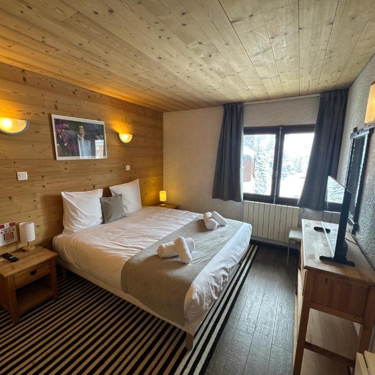 Logis Hôtel Le Cairn - Chambre Double Standard - 1