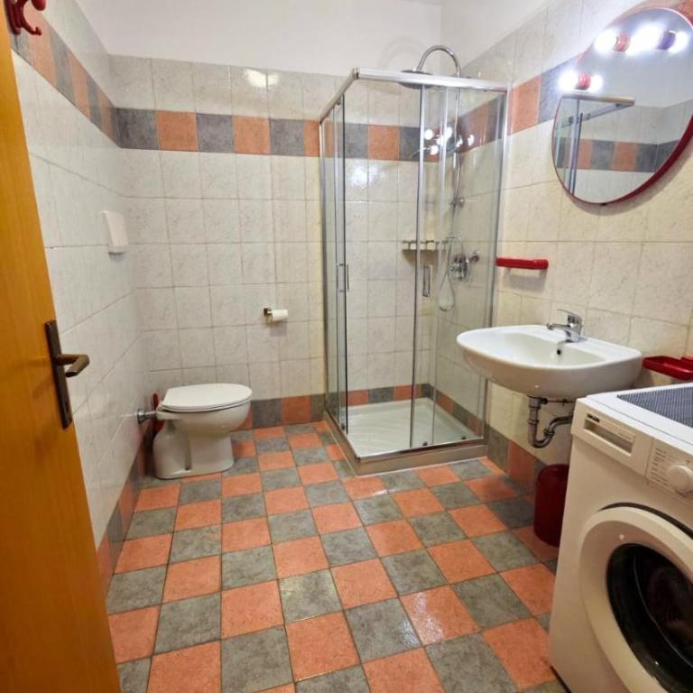 Large apartment with terrace and parking - Appartamento con 3 Camere da Letto - 10