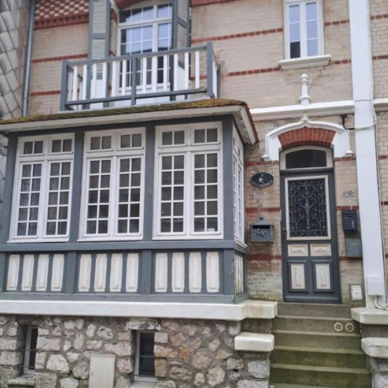 Large 70 m house close to the sea - Appartement - 7
