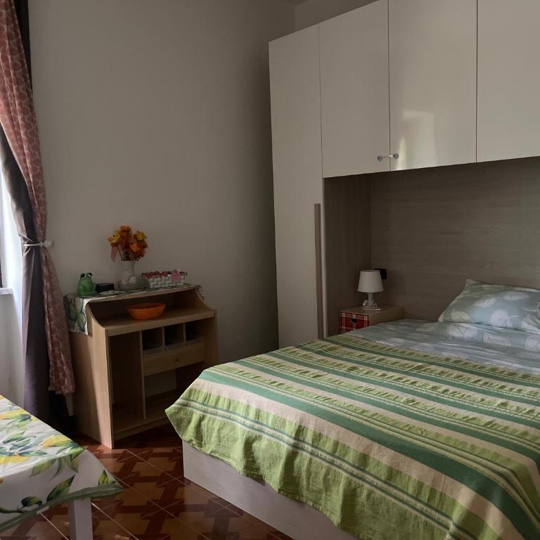 Il Cortile Como Single & Double Room in apartment NO HOTEL - Ampia Camera Matrimoniale - 2