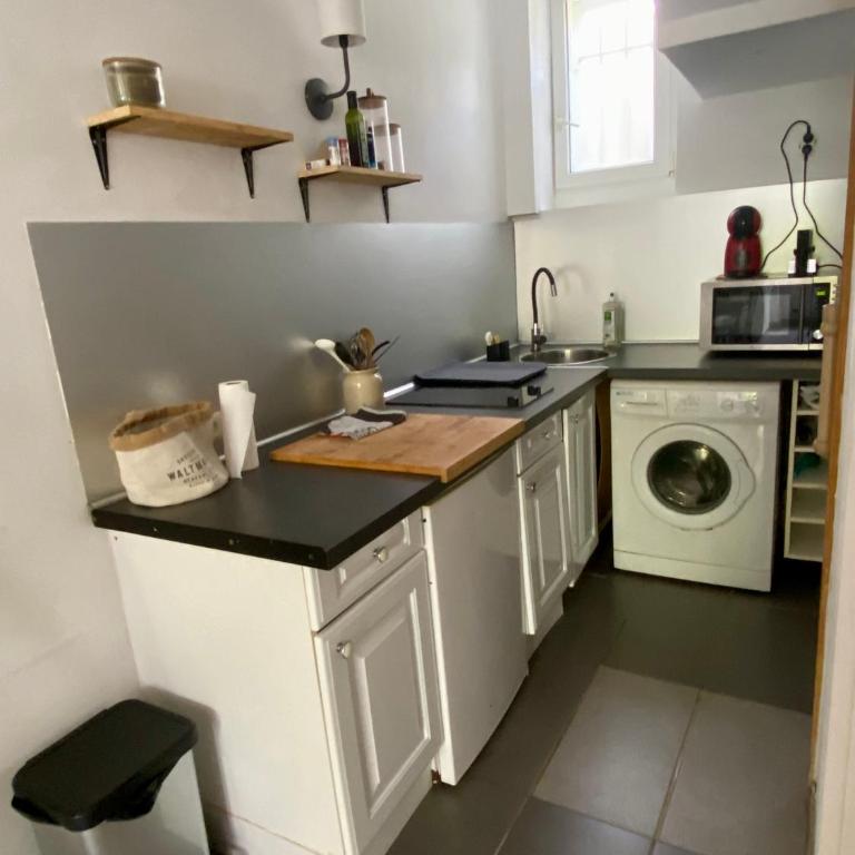 Studio proche Côte des Basques - One-Bedroom Apartment - 8