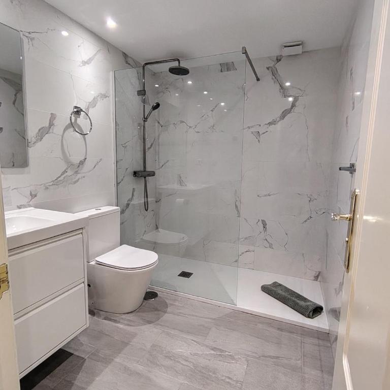 Luxury Apartment Near P Banus Sea and Mountain Views - Appartement 3 Chambres - 11