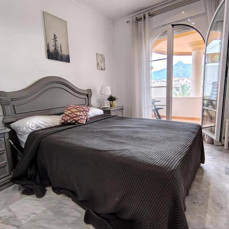 Luxury Apartment Near P Banus Sea and Mountain Views - Appartement 3 Chambres - 12