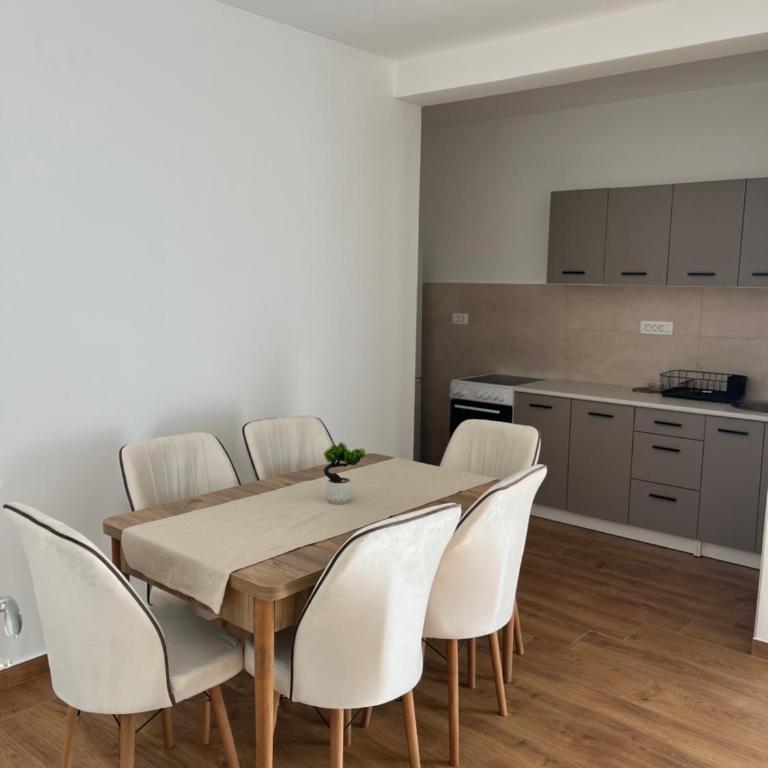 Lavender Apartment - One-Bedroom Apartment - 2