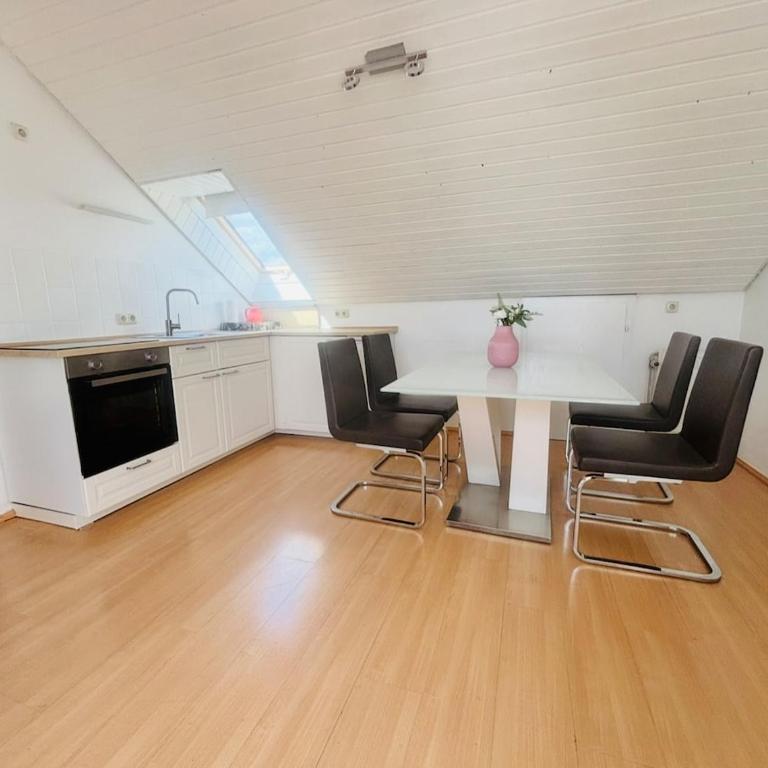 Bright attic apartment in Frauenland Hubland near university - Apartment mit 1 Schlafzimmer - 6