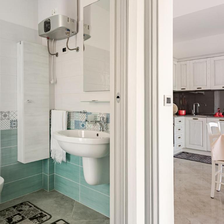 Rosamarina by Casasi Vacanze Otranto - Two-Bedroom Deluxe Apartment with Balcony - 10