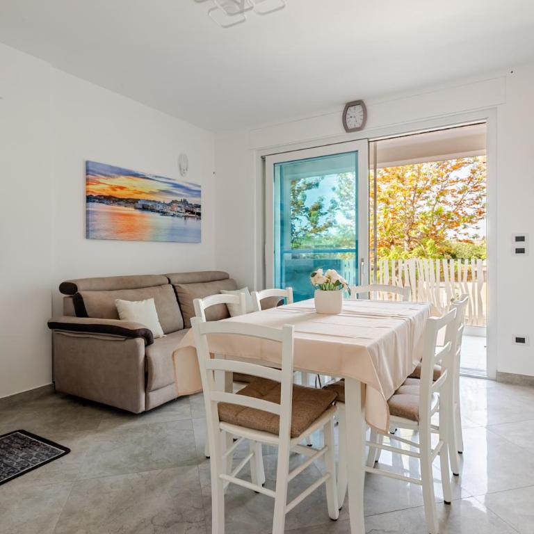 Rosamarina by Casasi Vacanze Otranto - Two-Bedroom Deluxe Apartment with Balcony - 1