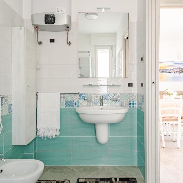 Rosamarina by Casasi Vacanze Otranto - Two-Bedroom Deluxe Apartment with Balcony - 20