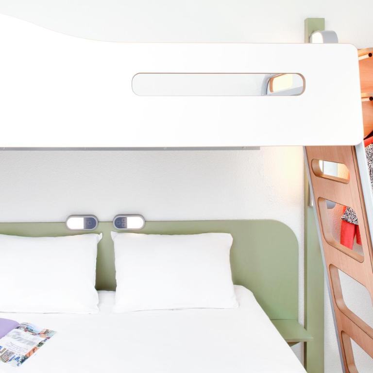 ibis Budget Clermont Ferrand Centre Montferrand - Chambre Triple avec Lit Double et Lit Superposé - 4