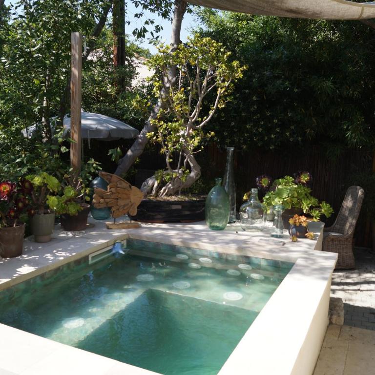 Jolie pavillon avec jardin privé - Chalet - 9