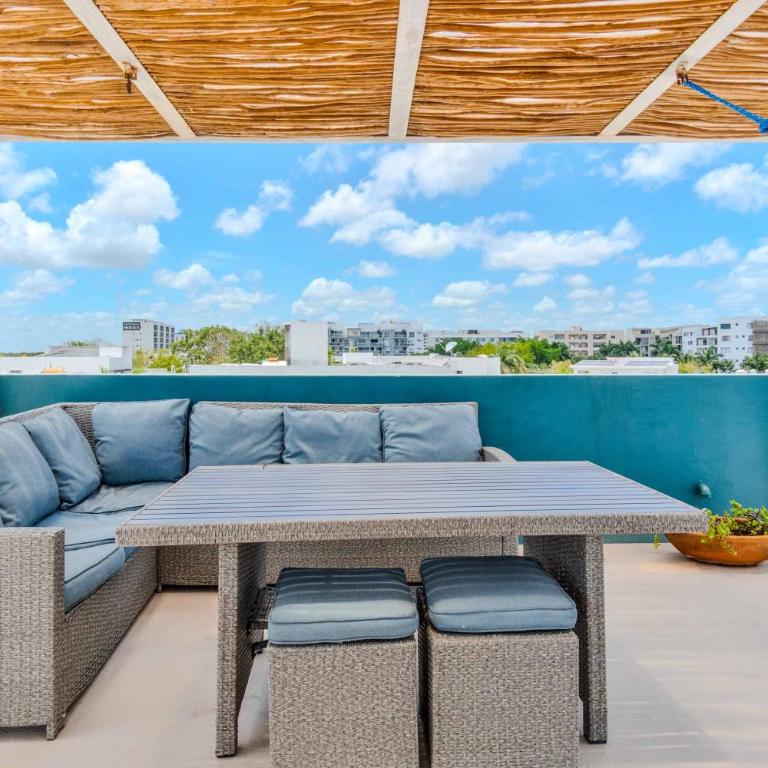 3 Bedroom Holiday Home with Rooftop on luxury neighborhood - fits 8 - Apartamento de 3 dormitorios - 40